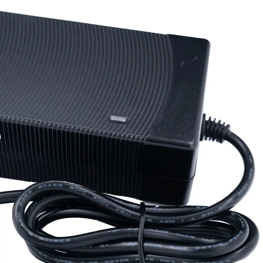 V20 - Oplader